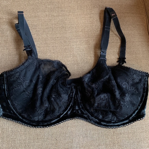 Victoria's Secret Other - NWT Victoria’s Secret Velvet Lace Bra 38DD Victoria's Secret Other - NWT Victoria’s Secret Velvet Lace Bra 38DD